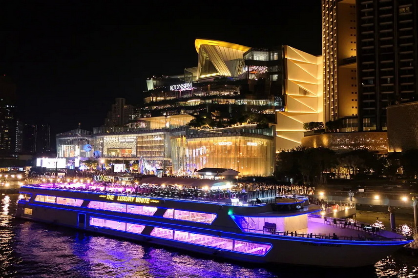 The Luxury White Dinner Cruise at ICONSIAM Pier